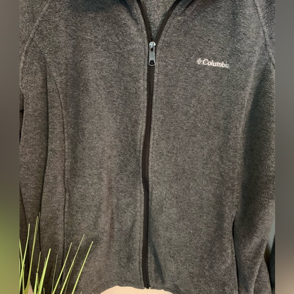 Columbia dark gray zip up jacket. Size 2X. - Picture 4 of 8